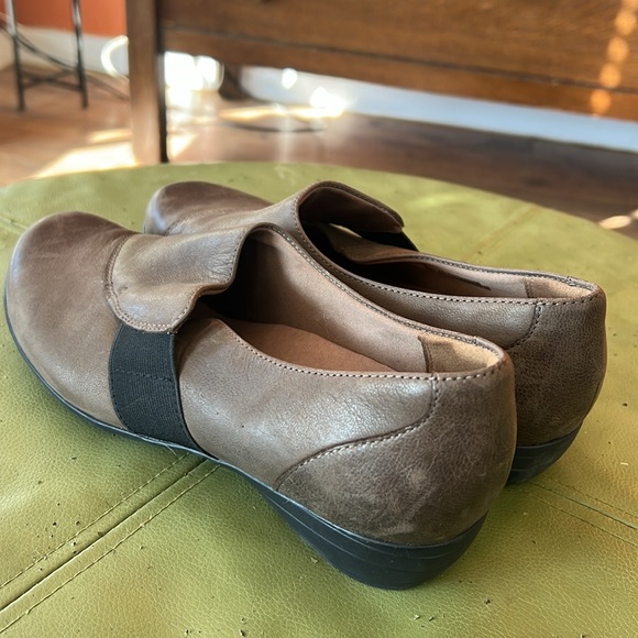 Dansko Flexible Clogs - Picture 4 of 5